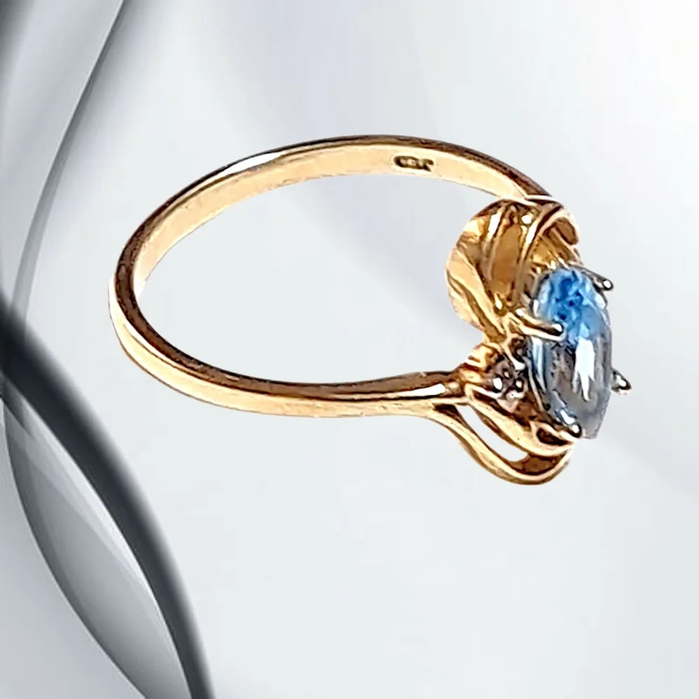 Joseph E. DeMarco Solid 10k Gold Ring with Blue Topaz Gemstone. Size 6